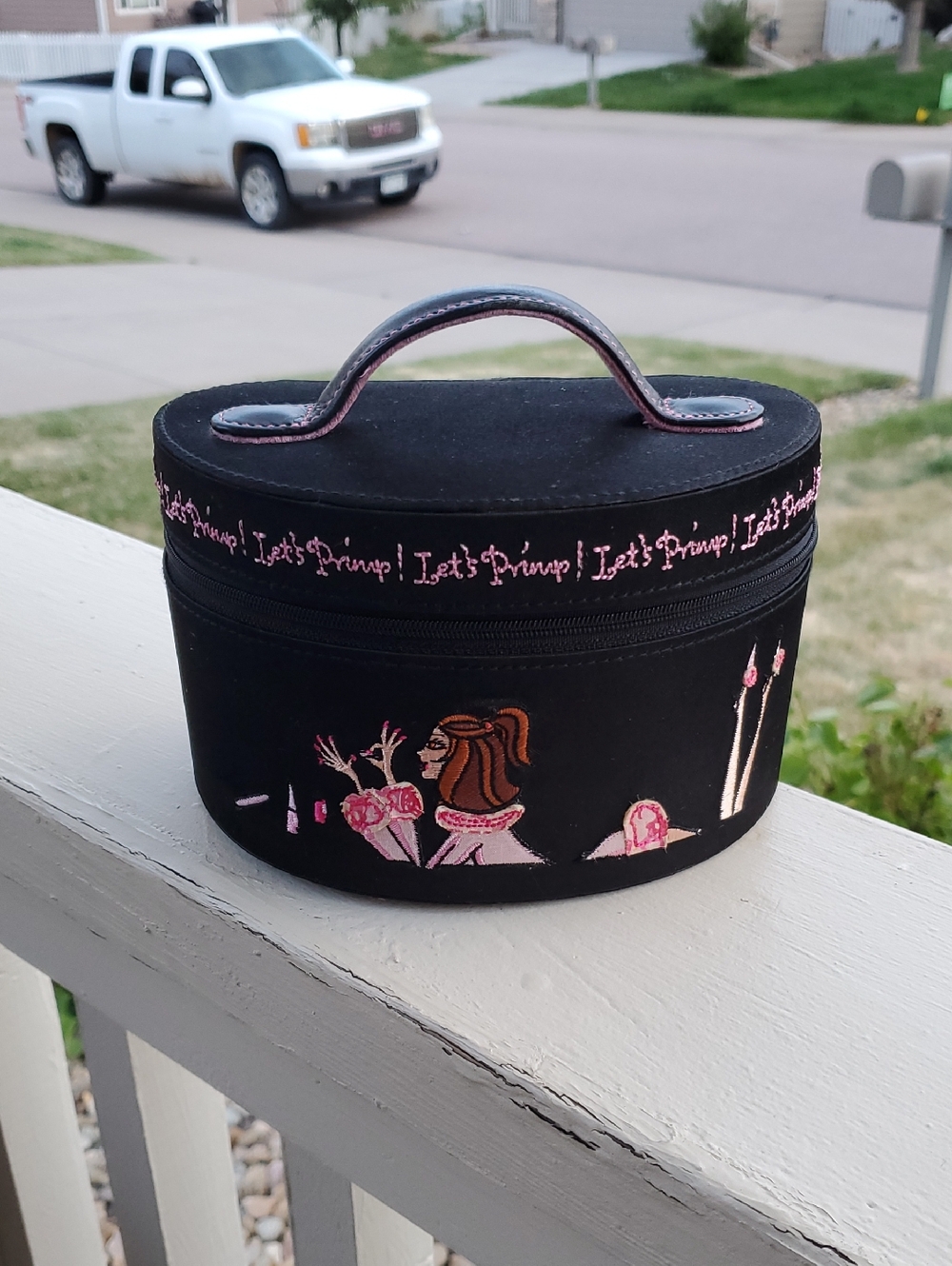 Mary Kay Black Travel Jewelry and Cosmetic Organizer with Pink Accents
